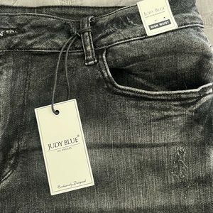 Judy Blue black distressed shorts NWT size 2x